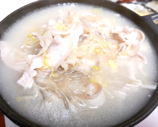 Stew With Pork Slice Chinese Sauerkraut Soup 汆白肉
